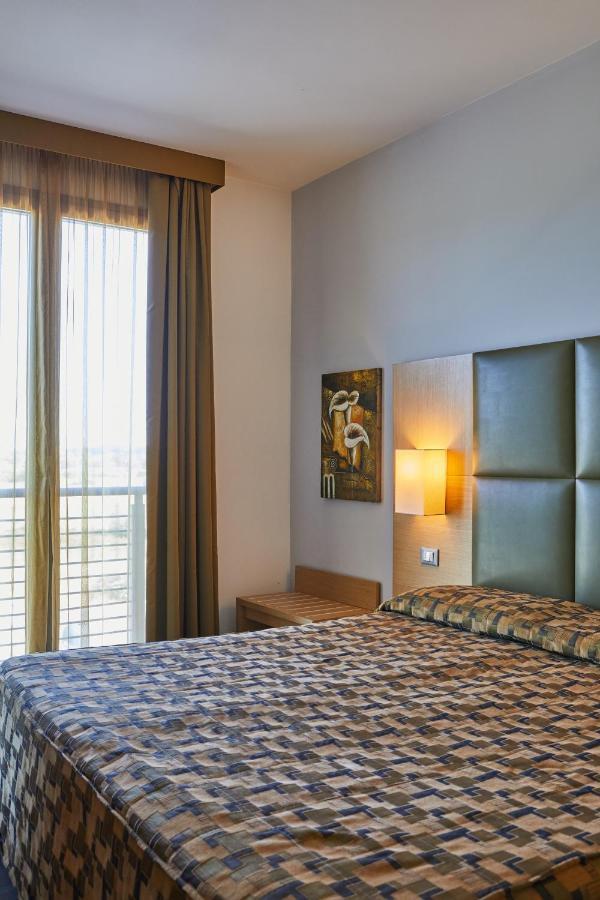 Castelmartini Wellness & Business Hotel Larciano Exterior photo