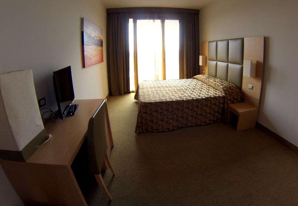 Castelmartini Wellness & Business Hotel Larciano Room photo